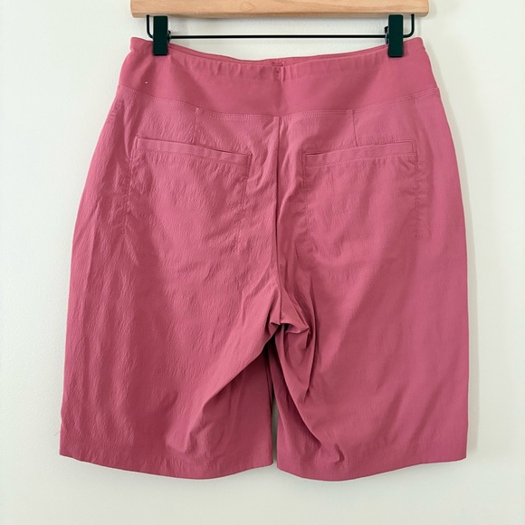 Athleta Trekkie North Mid Rise Bermuda Short Berry Rose Size 4 - Picture 6 of 14